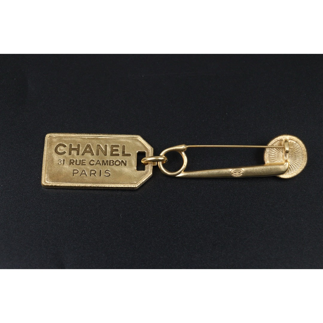 Very Good ( Rank A)｜ CHANEL Gold Logo Plated Pearl Brooch ｜Q25012307