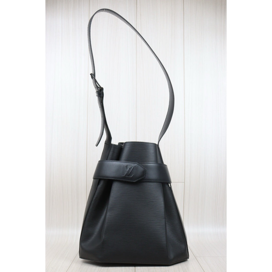 Very Good ( Rank A)｜ LV Epi Sack de Paul Shoulder Bag Black｜25071712
