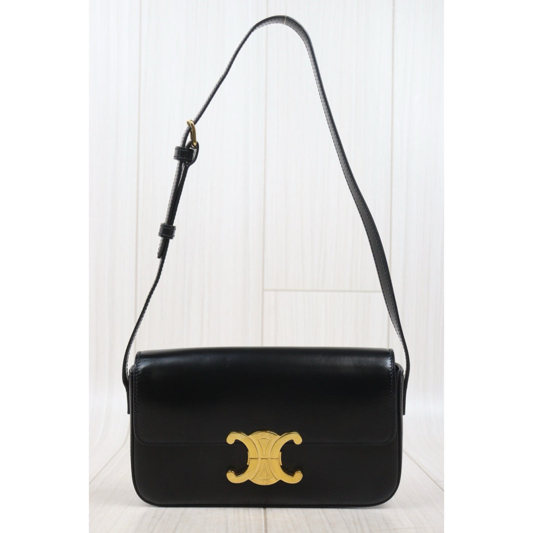 Good ( Rank AB) ｜CELINE Calf Leather Triomphe Black Shoulder Bag Golden Hardware｜S25090105