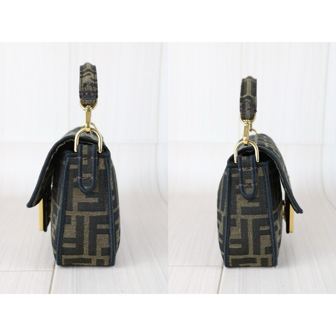 Very Good ( Rank A)｜ FENDI Mamma Baguette Shoulder Bag  Gold Hardware｜S25061002