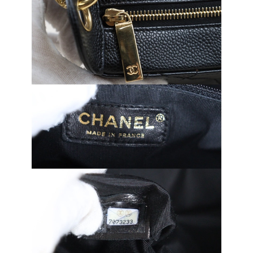 Rank AB ｜ CHANEL Half Moon Shoulder Bag Black Made In 2002-2003Year  ｜V24071806