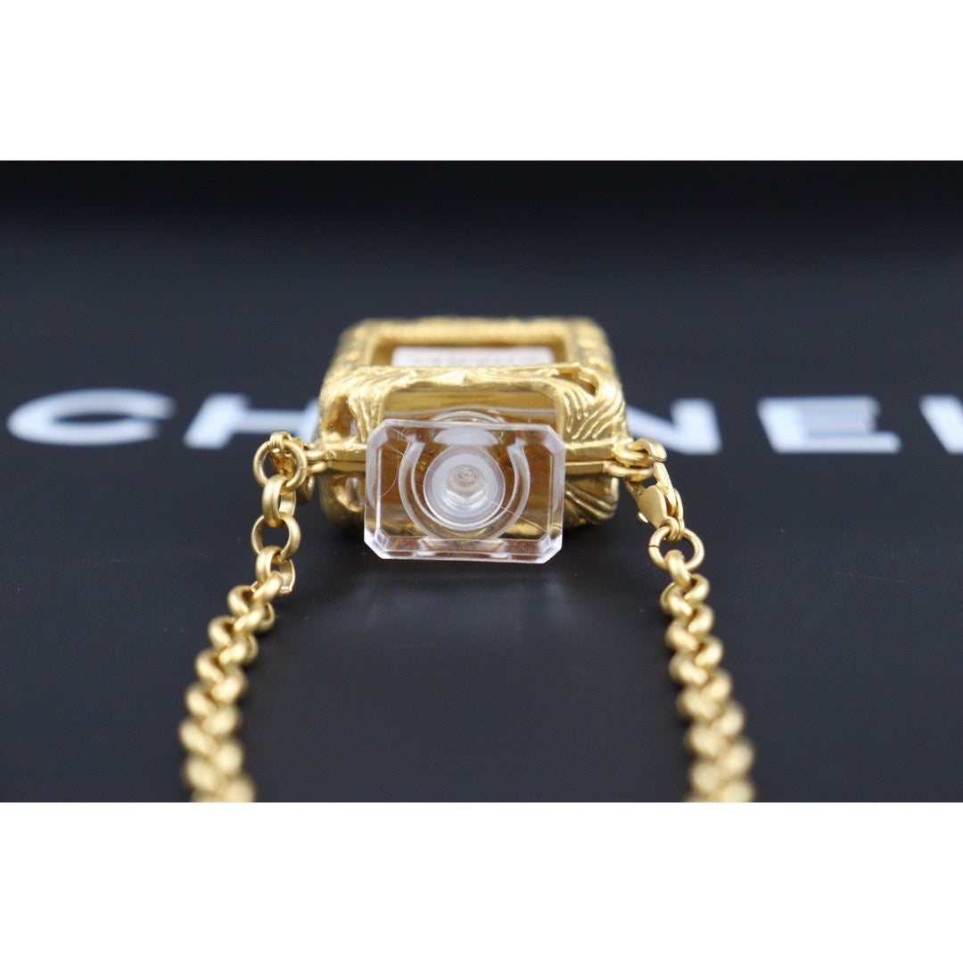 Rank SA ｜  CHANEL Vintage Perfume No5 Brass Perfume Necklace  ｜23102839