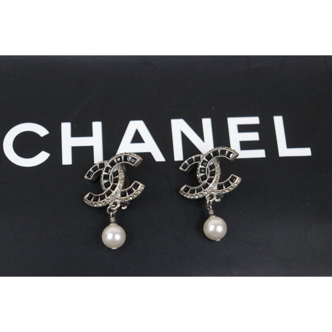 Very Good ( Rank A) ｜CHANEL Pearl Diamond COCO Mark Drop Stud Earrings ｜24120803