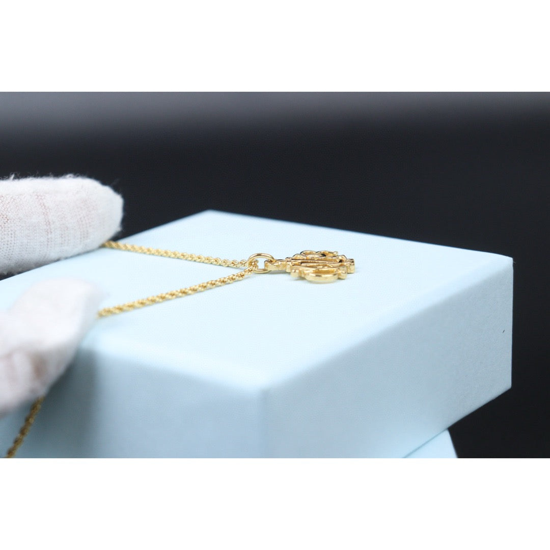 Very Good ( Rank A)  ｜ Dior Logo Emblem Necklace ｜Q25012304