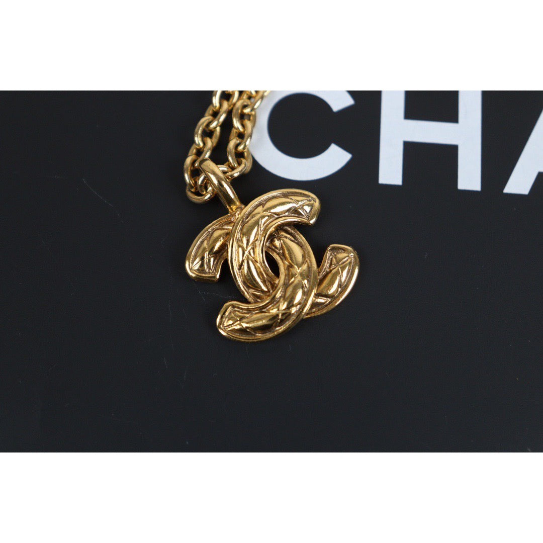 Rank A ｜  Chanel Vintage Coco Mark 18K Gold Plating Necklace ｜23112115