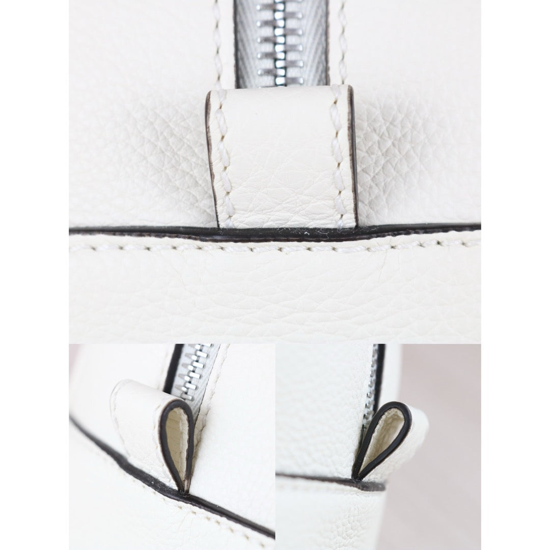 Excellent（Rank SA）｜ FENDI Calf Leather dopp kit Make-up bag With Passport Cover White｜X25081507