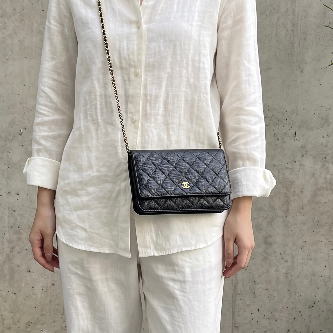 Include Entrupy Certificate of Authenticity｜Very Good ( Rank A)｜CHANEL Caviar Skin WOC Chain Bag Black Made In 2020-2021Year｜S26090402