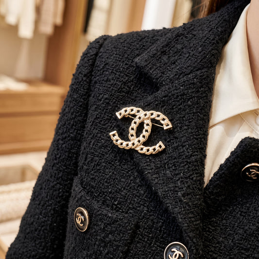 Include Authentic Detective Certificate of Authenticity｜Very Good ( Rank A)｜ CHANEL B24P Double C Chain Brooch Made in 2024 Year｜S26081805