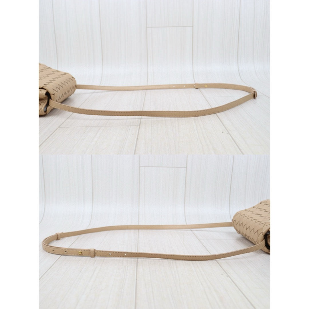 Very Good ( Rank A)｜ Bottega Veneta Lamb Skin Loop Camera Shoulder Bag Beige｜S25032608