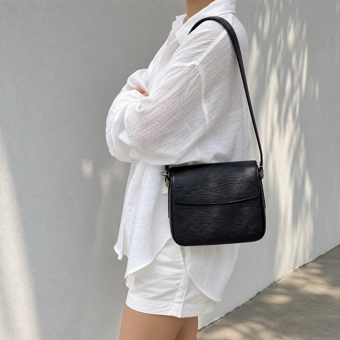 Include Entrupy Certificate of Authenticity｜Very Good ( Rank A)｜ Louis Vuitton Epi  Shoulder Bag Black｜26080101