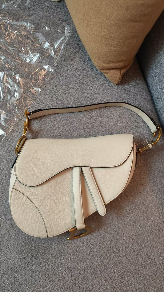 Very Good ( Rank A) ｜  Dior Smooth Calfskin Medium Saddle Bag White