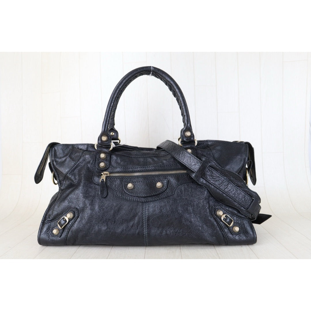 Official price: ¥440,000 JPY Include Entrupy Certificate of Authenticity｜Very Good ( Rank A)｜Balenciaga Chevre Leather Gaint Classic City Medium Black HandBag Shoulder Bag ｜Z26100207