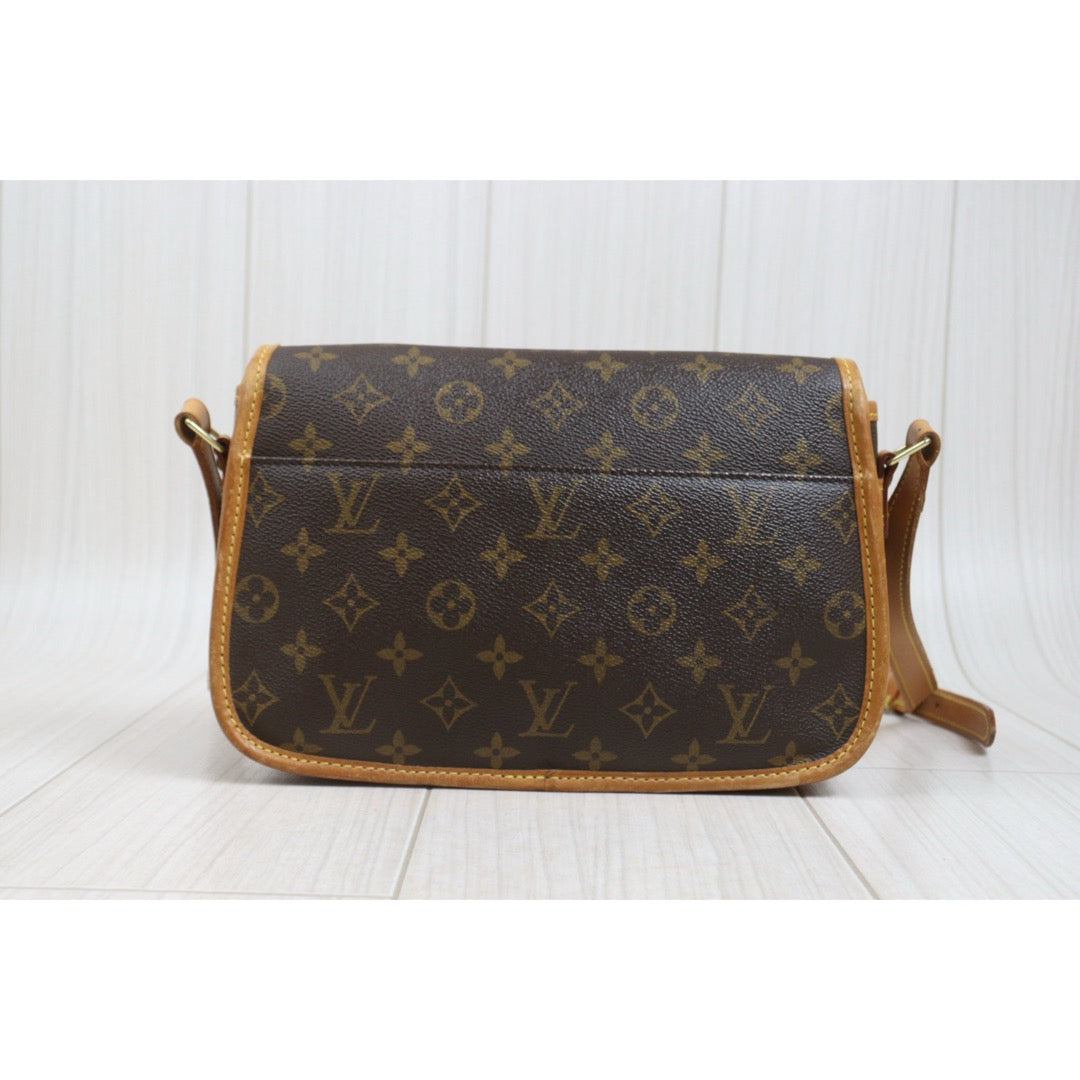 Include Entrupy Certificate of Authenticity｜Good ( Rank AB)｜Louis Vuitton Monogram Baguette Postman ShoulderBag ｜26102102