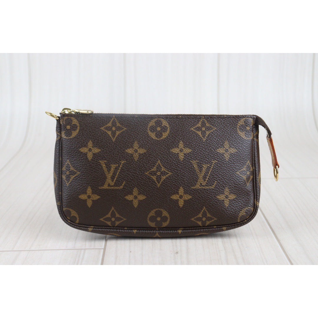 Rank A ｜ LV Monogram Pochette Accessoires ｜23082608