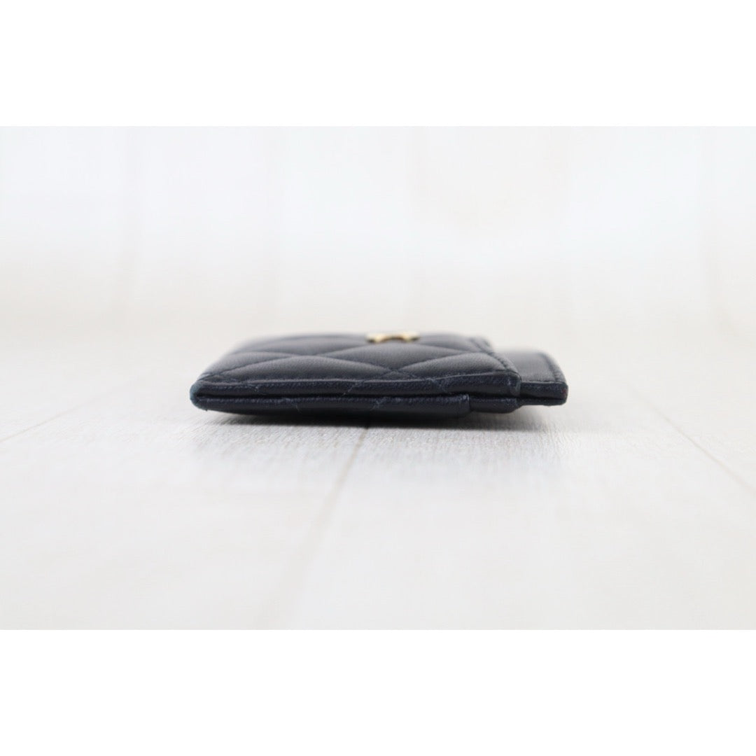 Include Entrupy Certificate of Authenticity｜Very Good ( Rank A)｜Chanel Lamb Skin Black Card Holder  Made In 2021-2022Year ｜S26052511