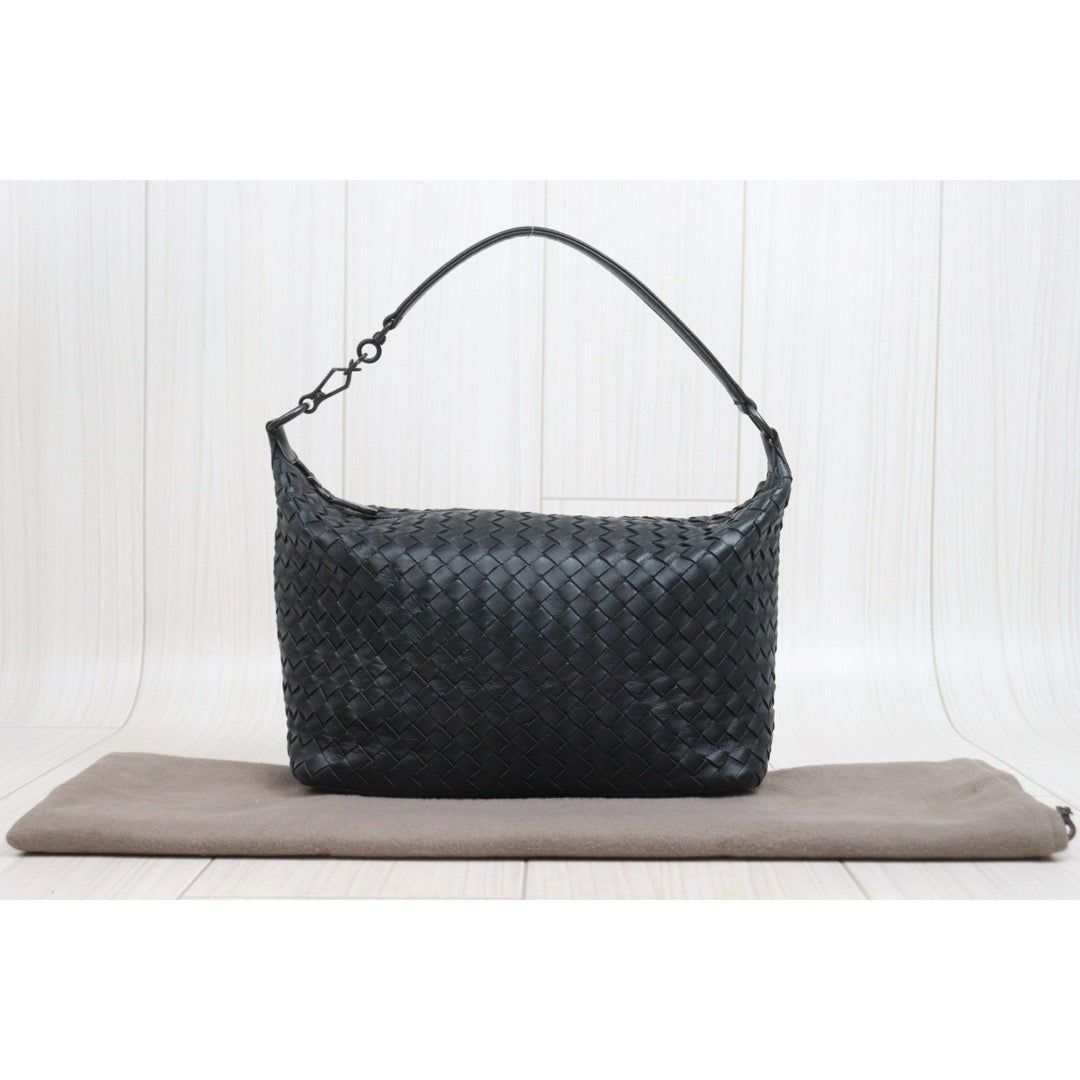 Include Entrupy Certificate of Authenticity｜Good ( Rank AB)｜ Bottega Veneta Lamb Skin  Braid Shoulder Bag Black｜26062910