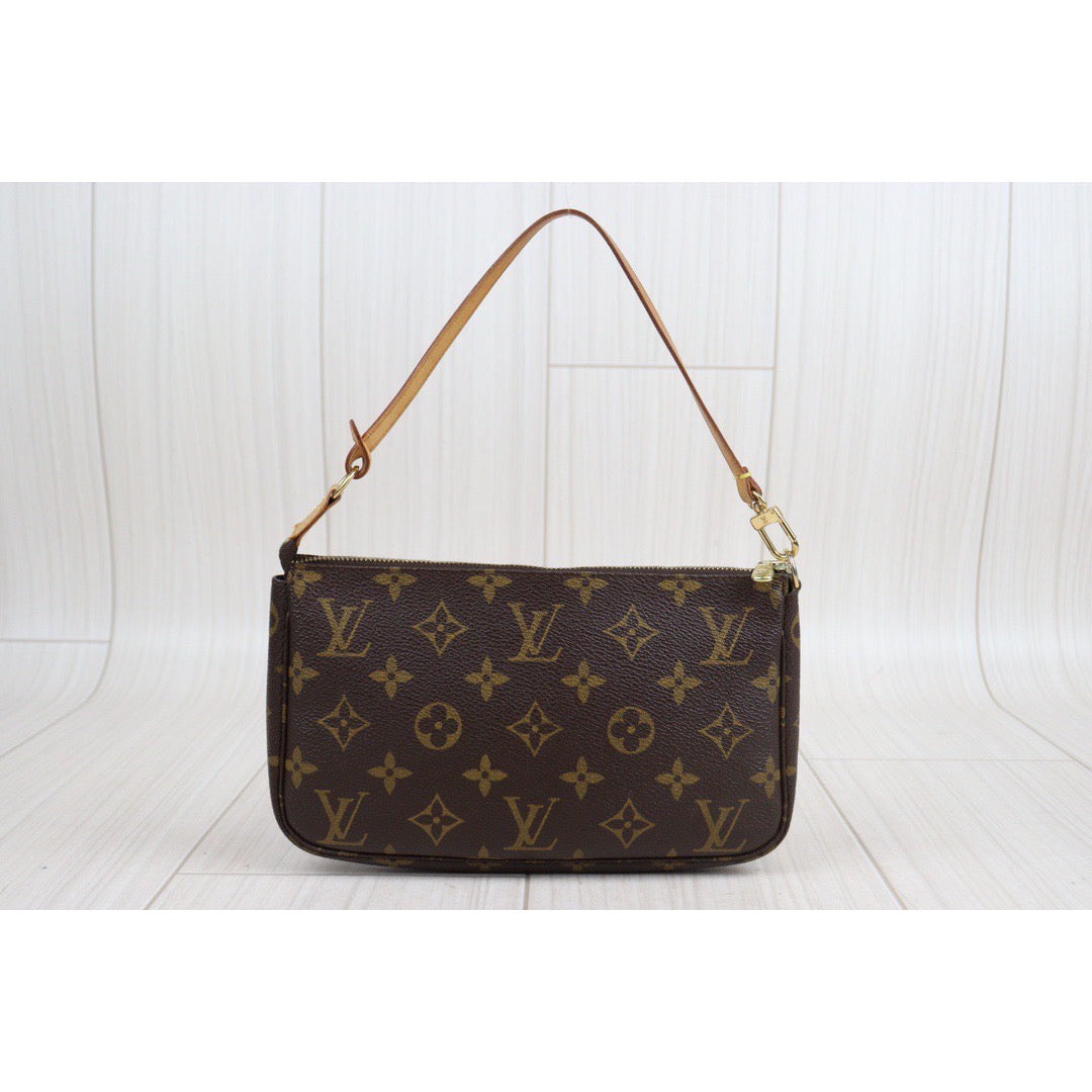 Rank AB ｜ LV Monogram Pochette Accessoires ｜V23113020