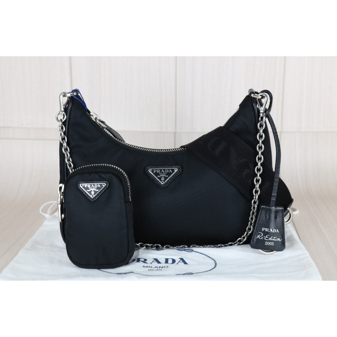 Very Good ( Rank A)｜ PRADA Re-Edition 2005 Re-Nylon Shoulder Bag ｜X26012717