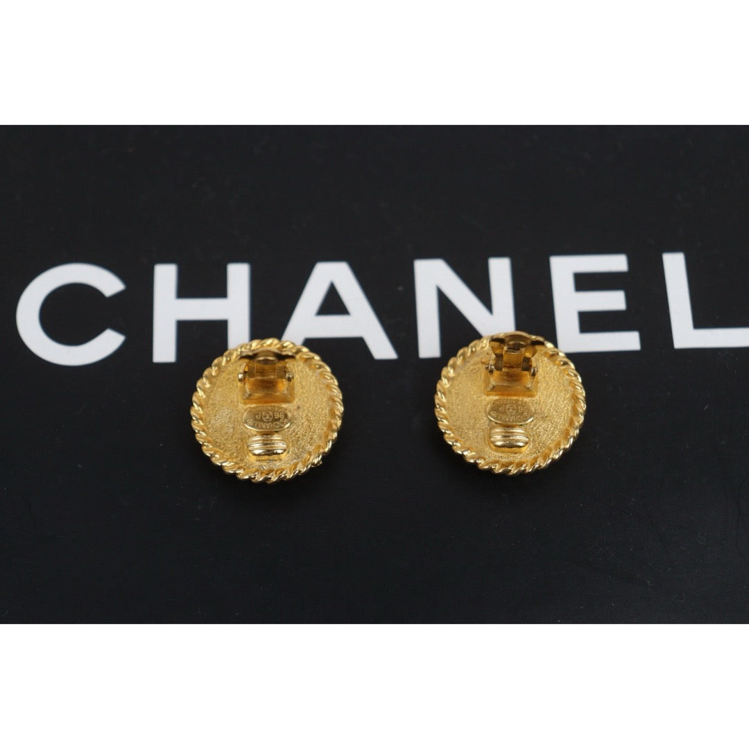 Very Good ( Rank A) ｜ CHANEL Coco Mark  Viatage Gold Earrings Made In 1996Year ｜25102305