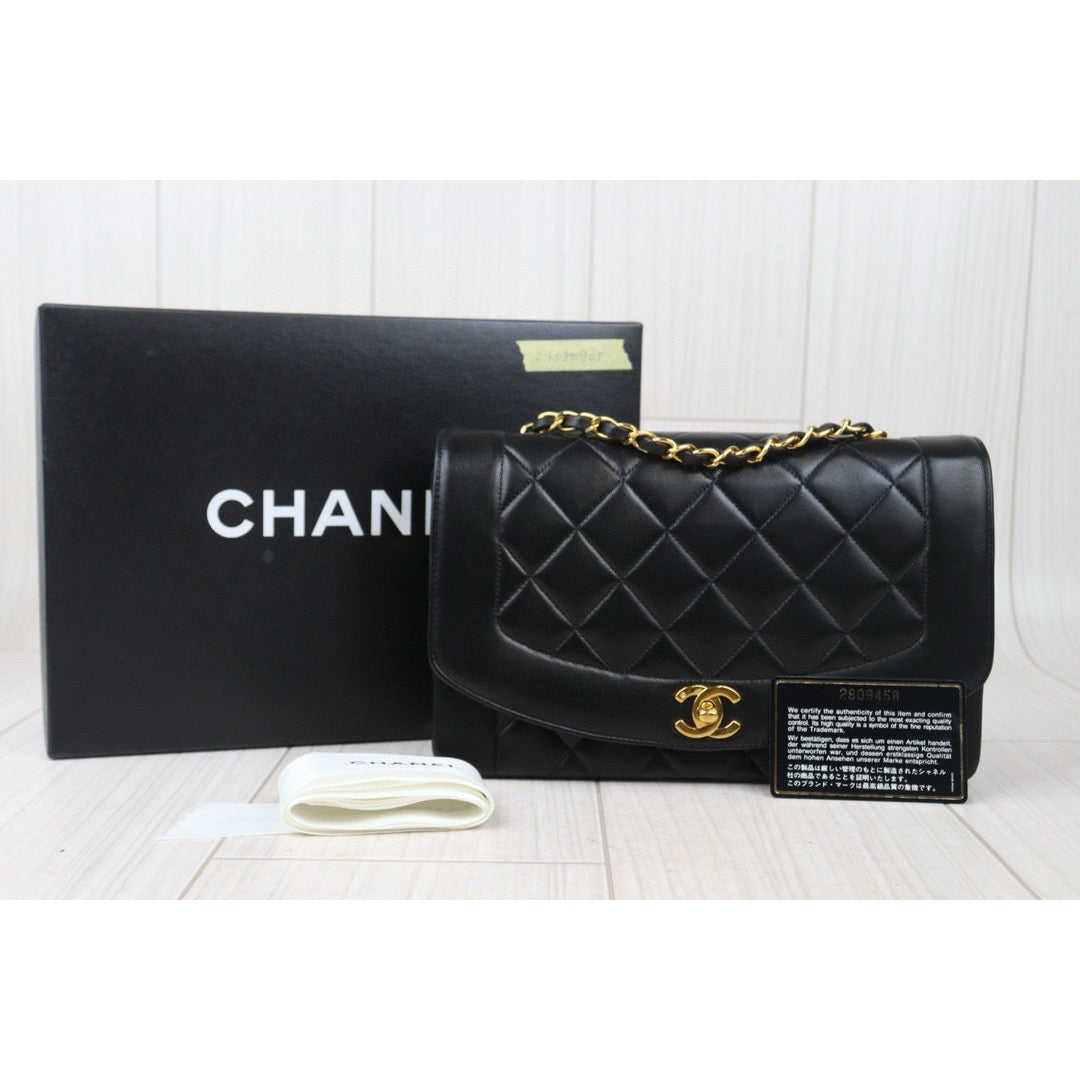 Very Good ( Rank A)｜ CHANEL Matrasse Diana 25 Lamb Skin  Chain Bag Made in 1991-1994 Year｜24080905