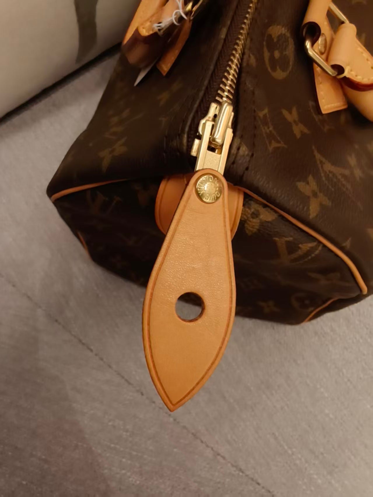 Include Entrupy Certificate of Authenticity｜Very Good (Rank A) ｜ Louis Vuitton Monogram Speedy 30 Hand Bag