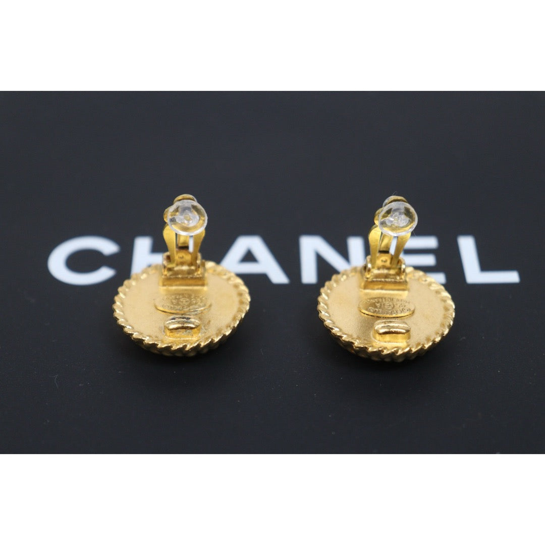 Include Authentic Detective Certificate of Authenticity｜Very Good ( Rank A) ｜CHANEL 95A COCO Mark Vintage Earrings Made In 1995 Year ｜26070306