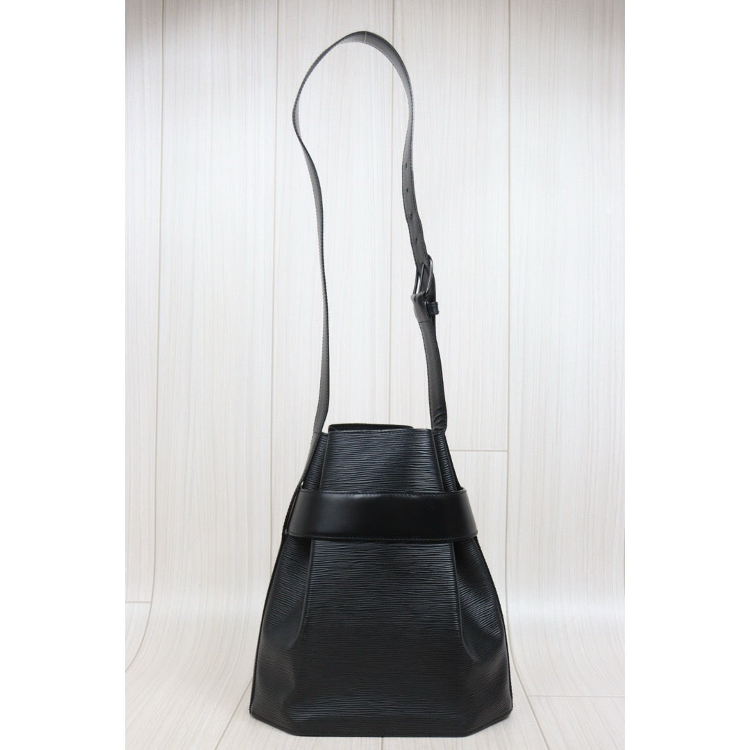Very Good ( Rank A)｜ LV Epi Sack de Paul Shoulder Bag Black｜26020619