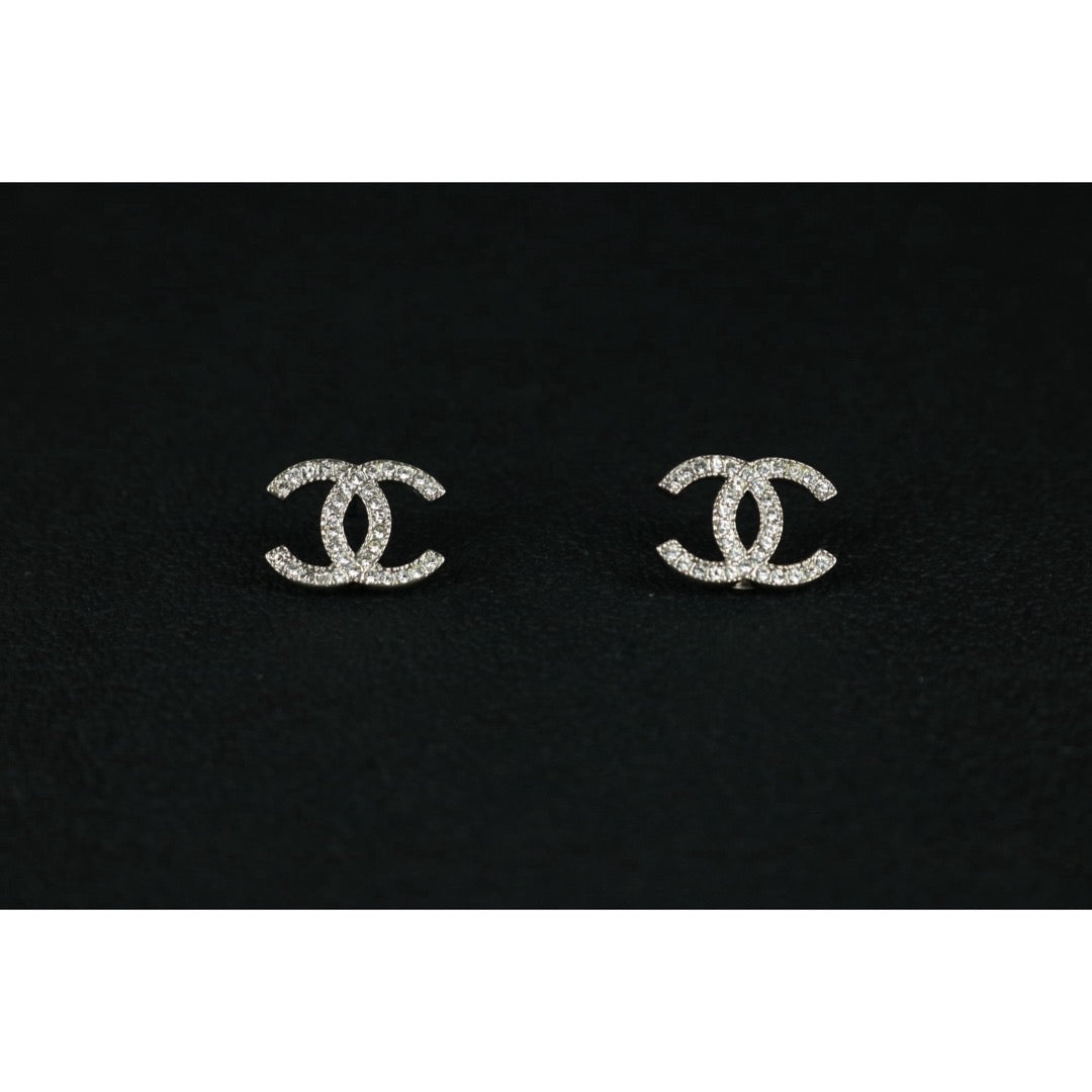 Include Authentic Detective Certificate of Authenticity｜Very Good ( Rank A)｜ CHANEL A14V COCO Mark Rhinestone Earrings Made In 2014Year｜S26050712