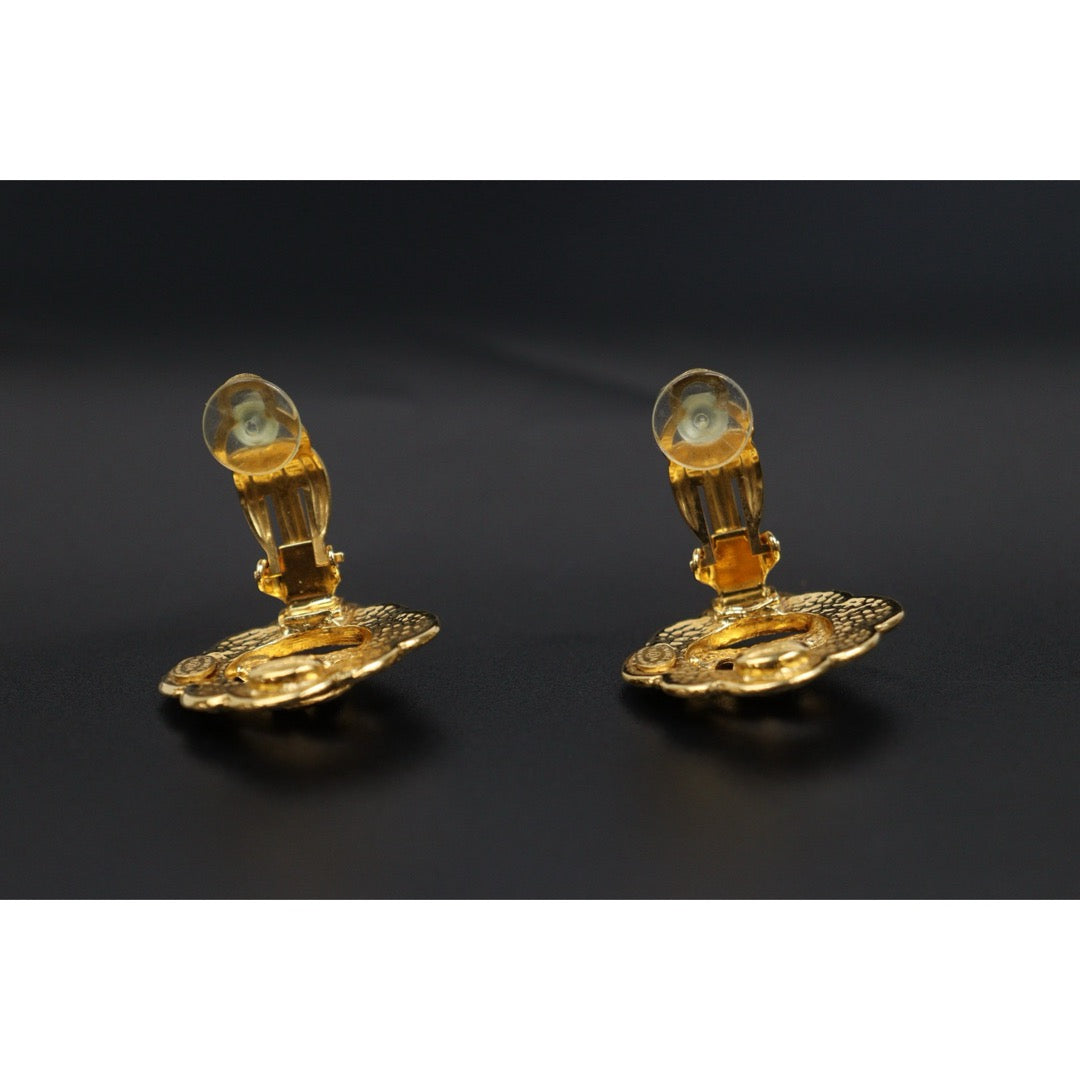 Include Authentic Detective Certificate of Authenticity｜Very Good ( Rank A) ｜CHANEL 95A COCO Mark Relief Vintage Earrings Made In 1995Year｜Y26040713