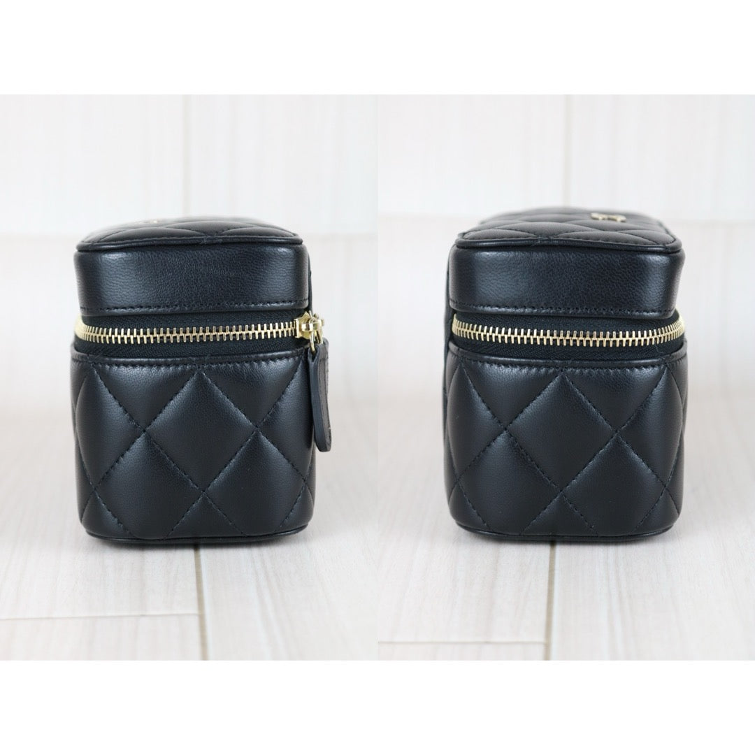 Very Good ( Rank A) ｜ CHANEL Lamb Skin Vanity  Made In 2017 Year ｜X25081814