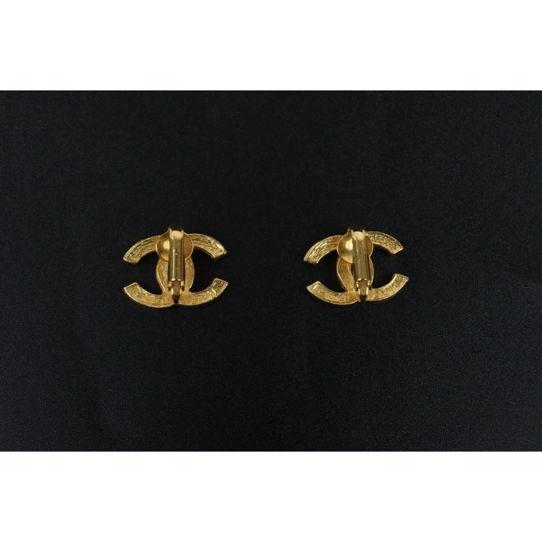 Very Good ( Rank A) ｜ CHANEL Coco Mark 18K Gold Rhinestone Earrings ｜25111409