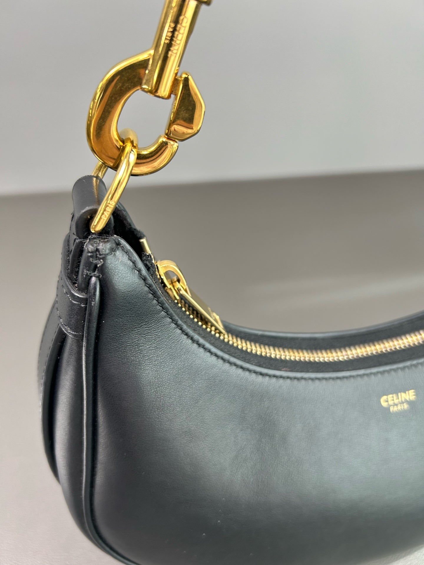 Very Good ( Rank A) ｜ CELINE AVA Calf Shoulder Bag