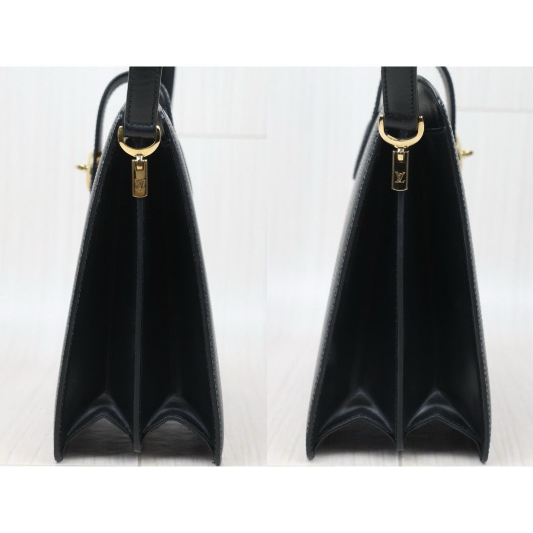 Very Good ( Rank A) ｜ LV Epi Shoulder Bag Black｜24091918