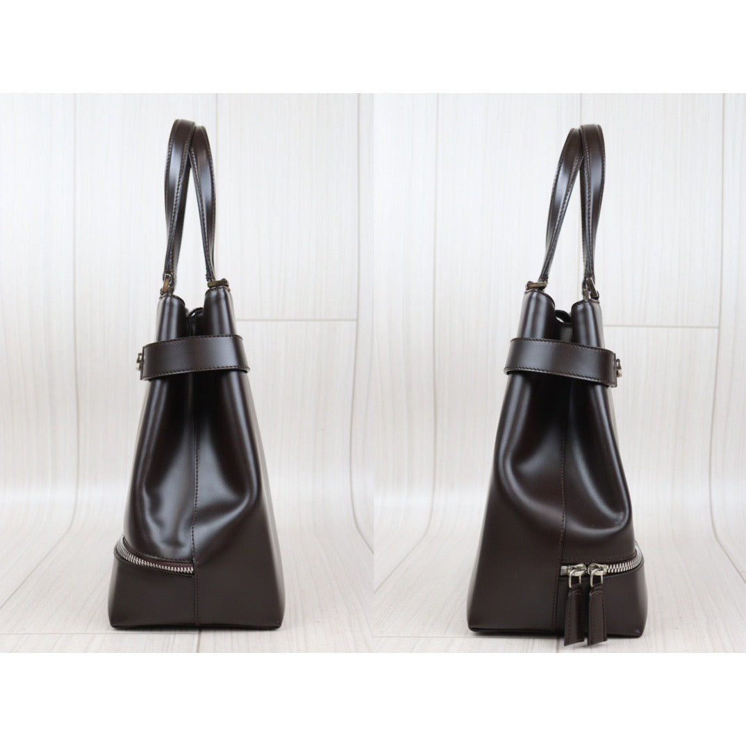 Good ( Rank AB) ｜Ferragamo Calf Leather Handbag Bag Brown｜Q24030143