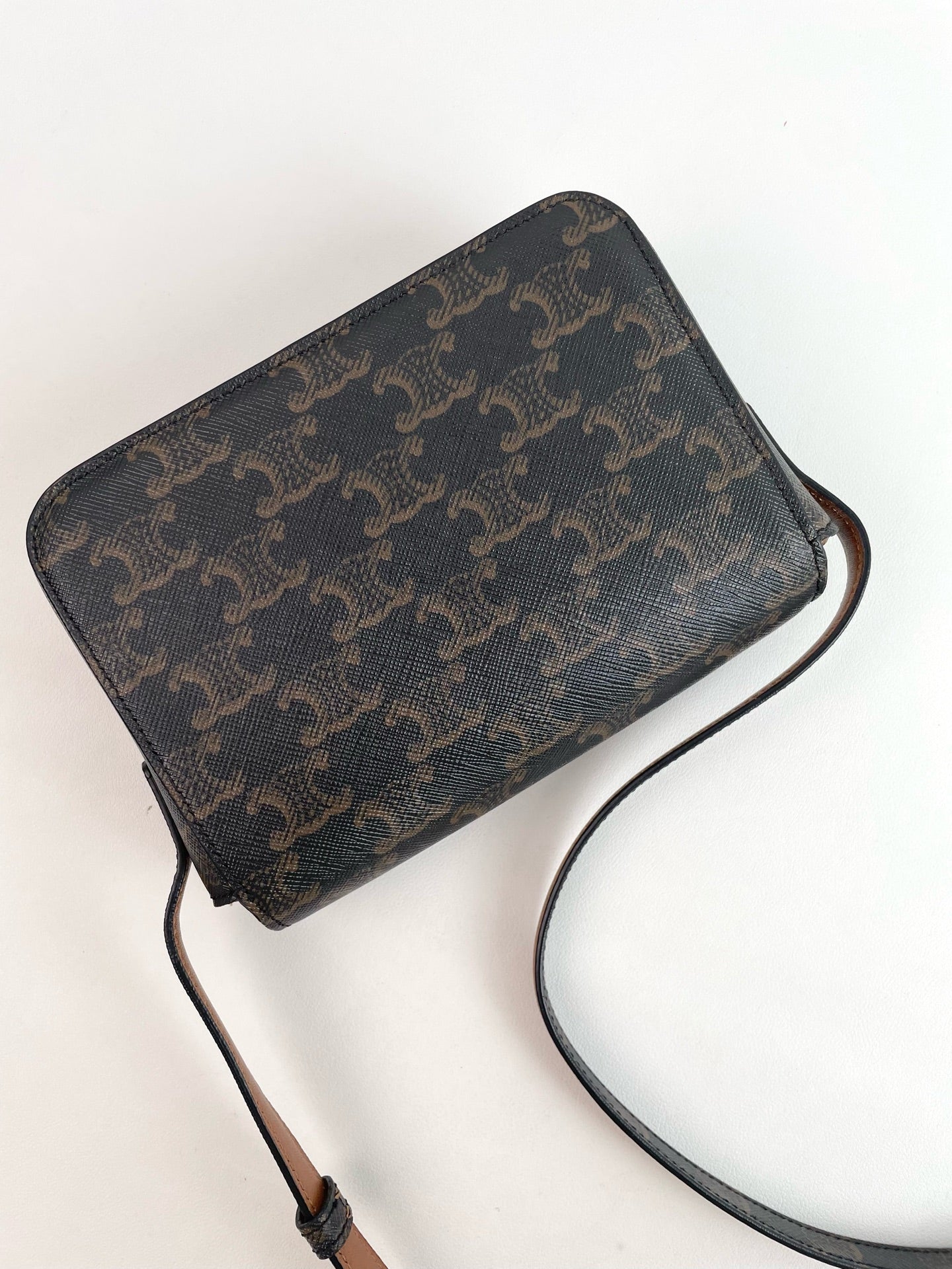 Second installment 2/3｜ Very Good ( Rank A) ｜CELINE Macadam Triomphe Shoulder Bag Golden Hardware