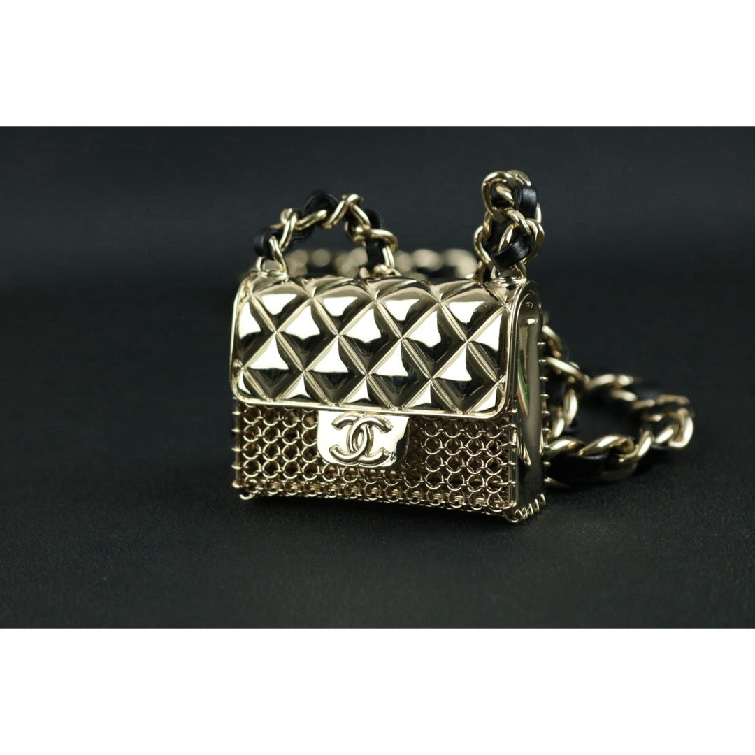 Include Authentic Detective Certificate of Authenticity｜Very Good ( Rank A) ｜ CHANEL B21S  Coco Mark  Leather  Double Chain Tinybag Waist Chain Made In 2021Year Limited edition｜S26062105