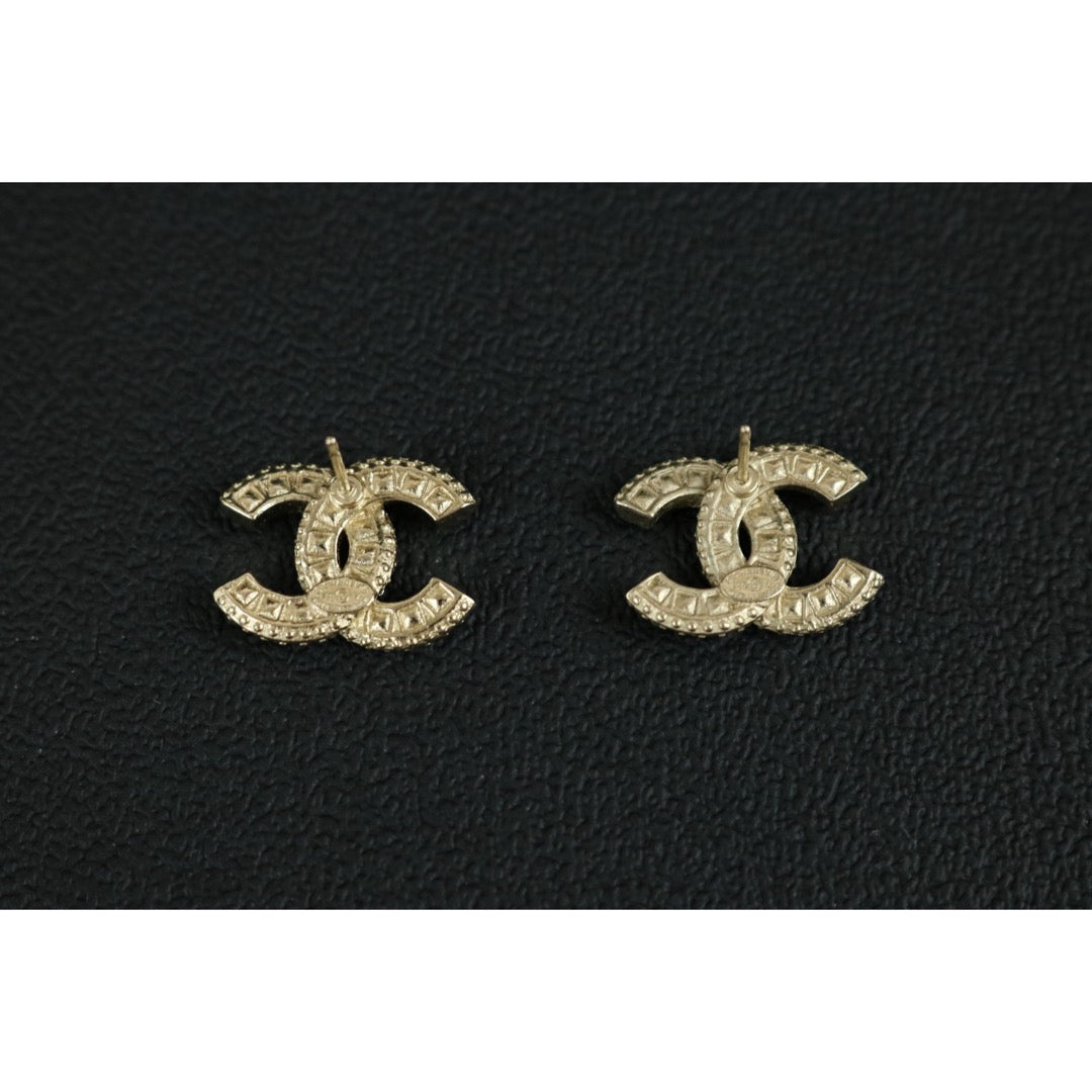 Include Authentic Detective Certificate of Authenticity｜Very Good ( Rank A)｜ CHANEL F19V COCO Mark Rhinestone Earrings Made In 2019Year｜S26051504