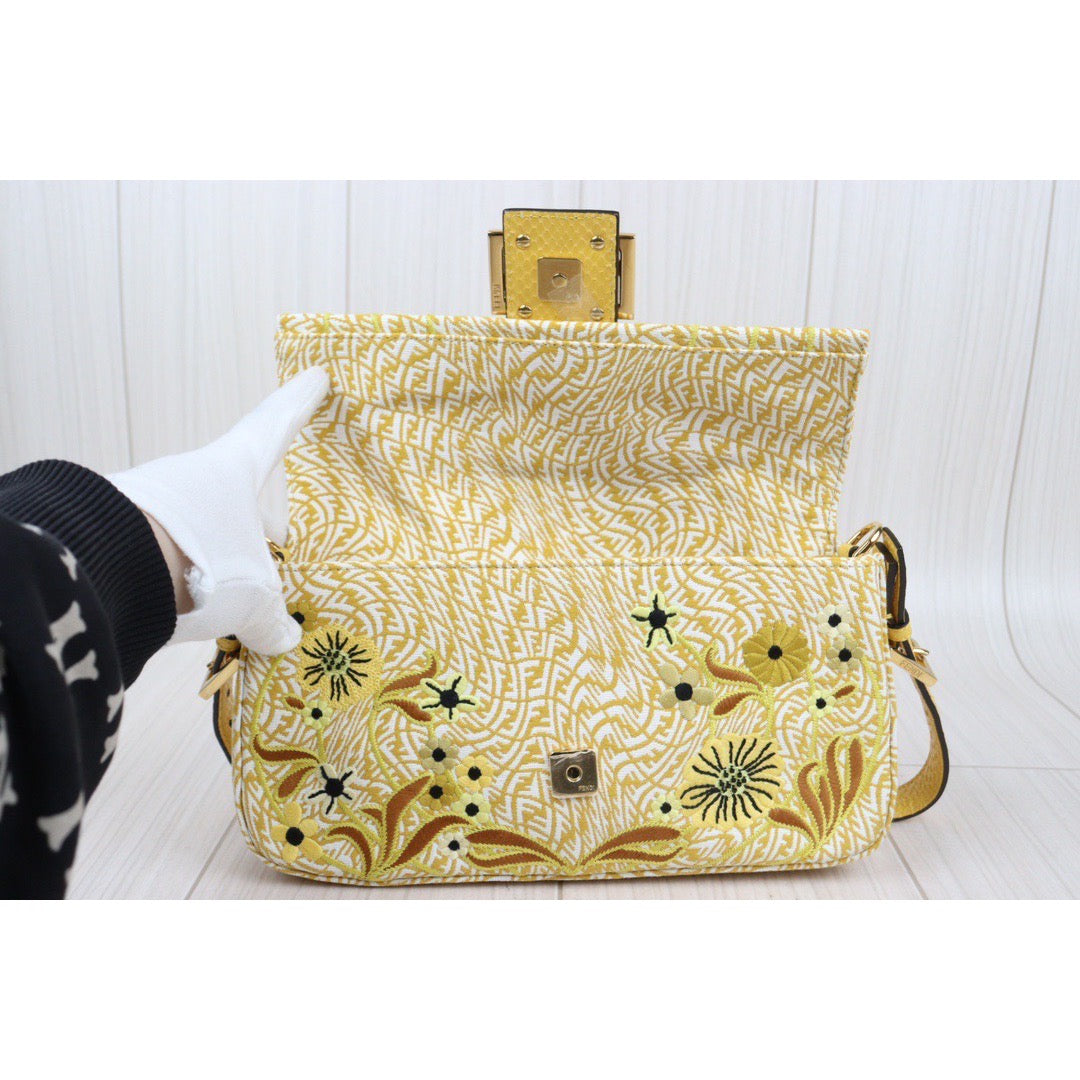 Excellent（Rank SA）｜FENDI Collection Series Baguette Embroidered Snake Leather Shoulder Bag ｜Q24030747