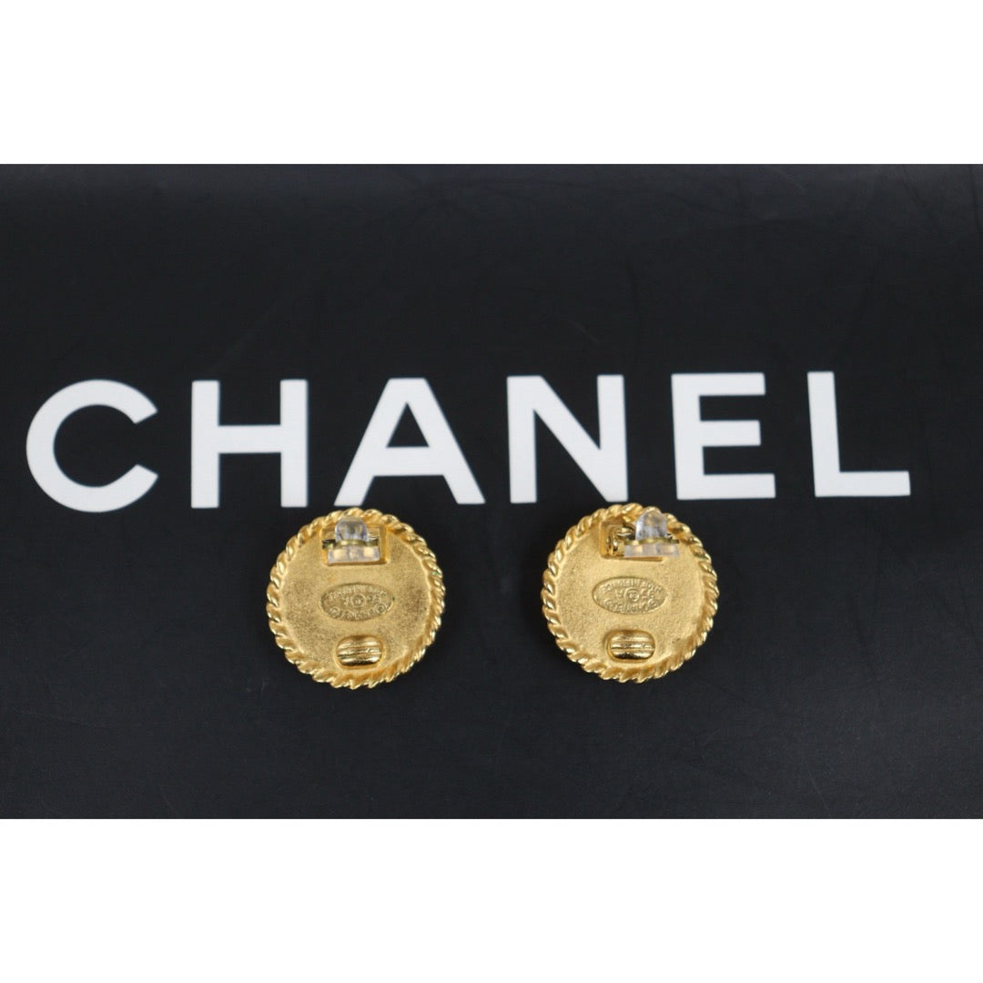 Very Good ( Rank A) ｜CHANEL Coco Mark Round Earrings Made In 1995Year ｜25081203