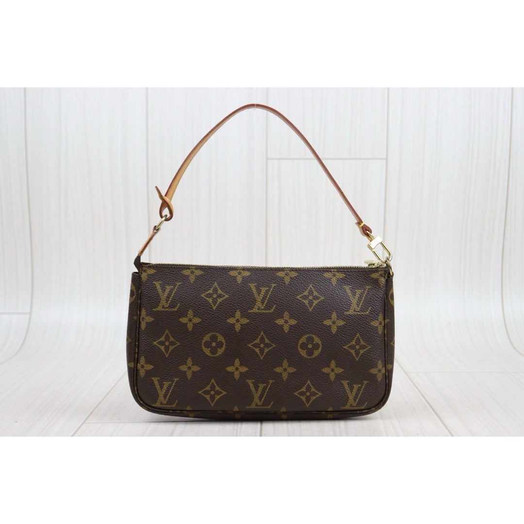 Rank AB ｜ LV Monogram Pochette Accessoires Vintage Model ｜24010501