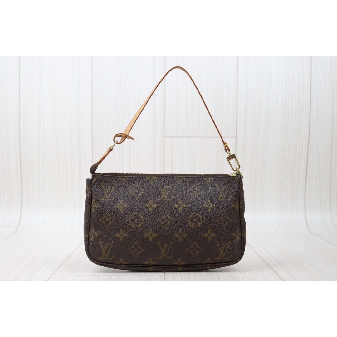 Rank AB ｜ LV Monogram Pochette Accessoires Vintage Model ｜V24053030
