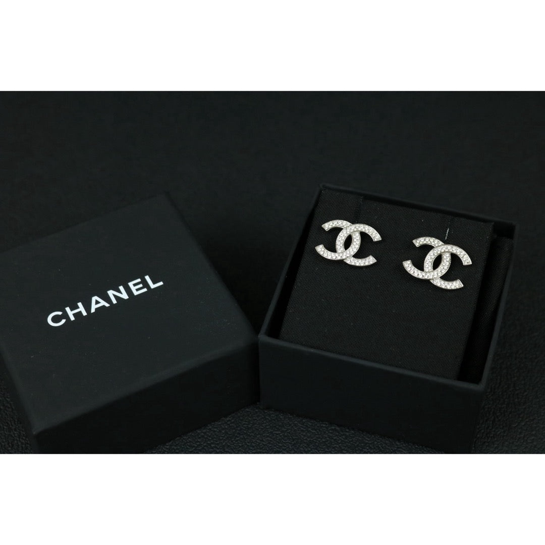 Include Authentic Detective Certificate of Authenticity｜Very Good ( Rank A) ｜CHANEL B20S COCO Mark  Rhinestone Earrings Made In 2020Year｜S26053003