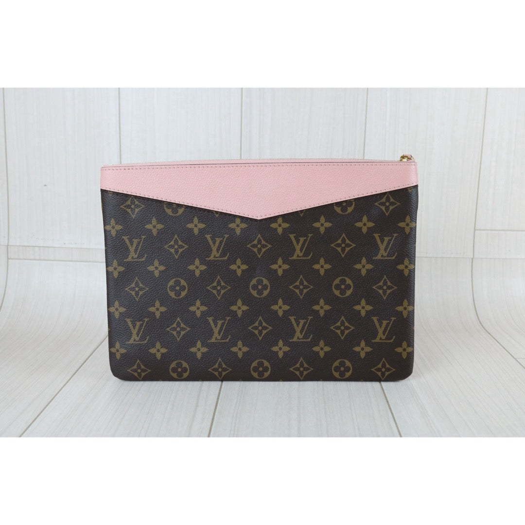 Include Entrupy Certificate of Authenticity｜Very Good ( Rank A) ｜ Louis Vuitton Monogram Legend Clutch｜X26051709