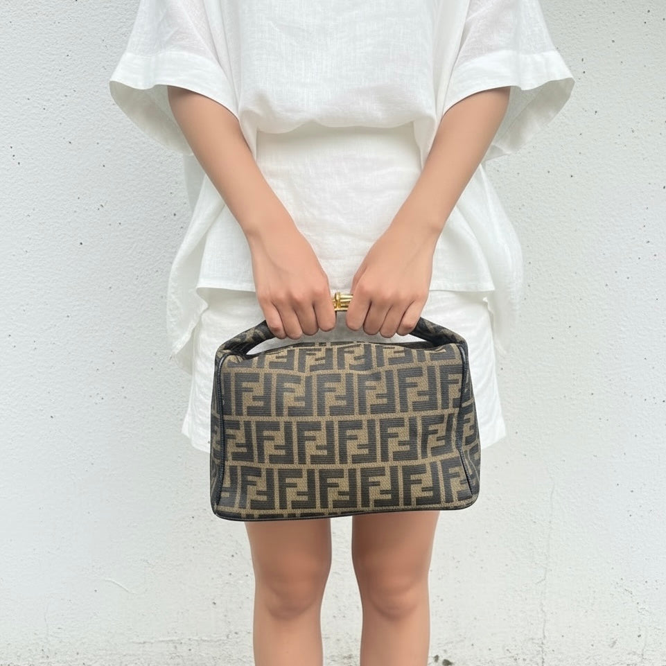 Include Entrupy Certificate of Authenticity｜Very Good ( Rank A)｜ FENDI GM Zucca Handbag ｜26061603