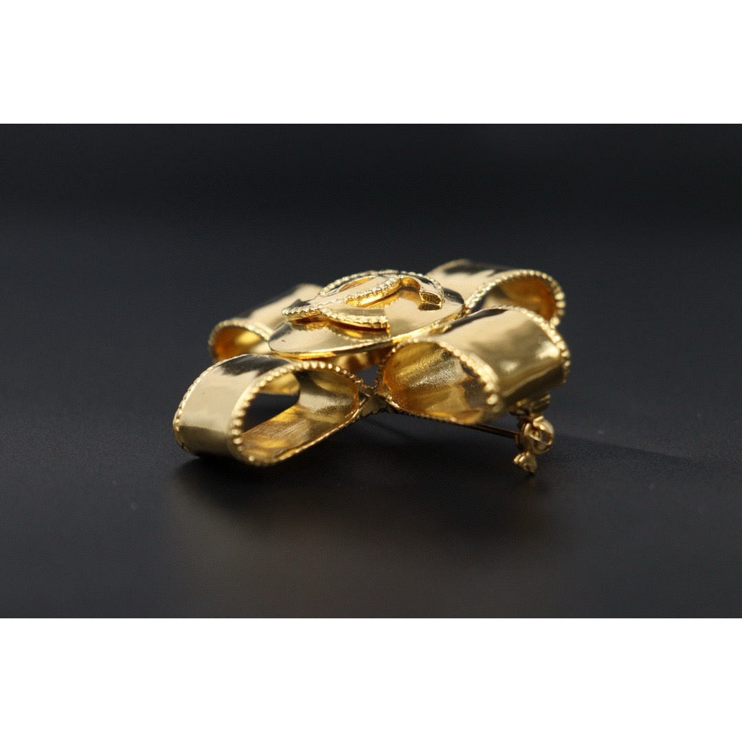 Very Good ( Rank A)｜ CHANEL Bow tie  Gold Brooch ｜S24112501