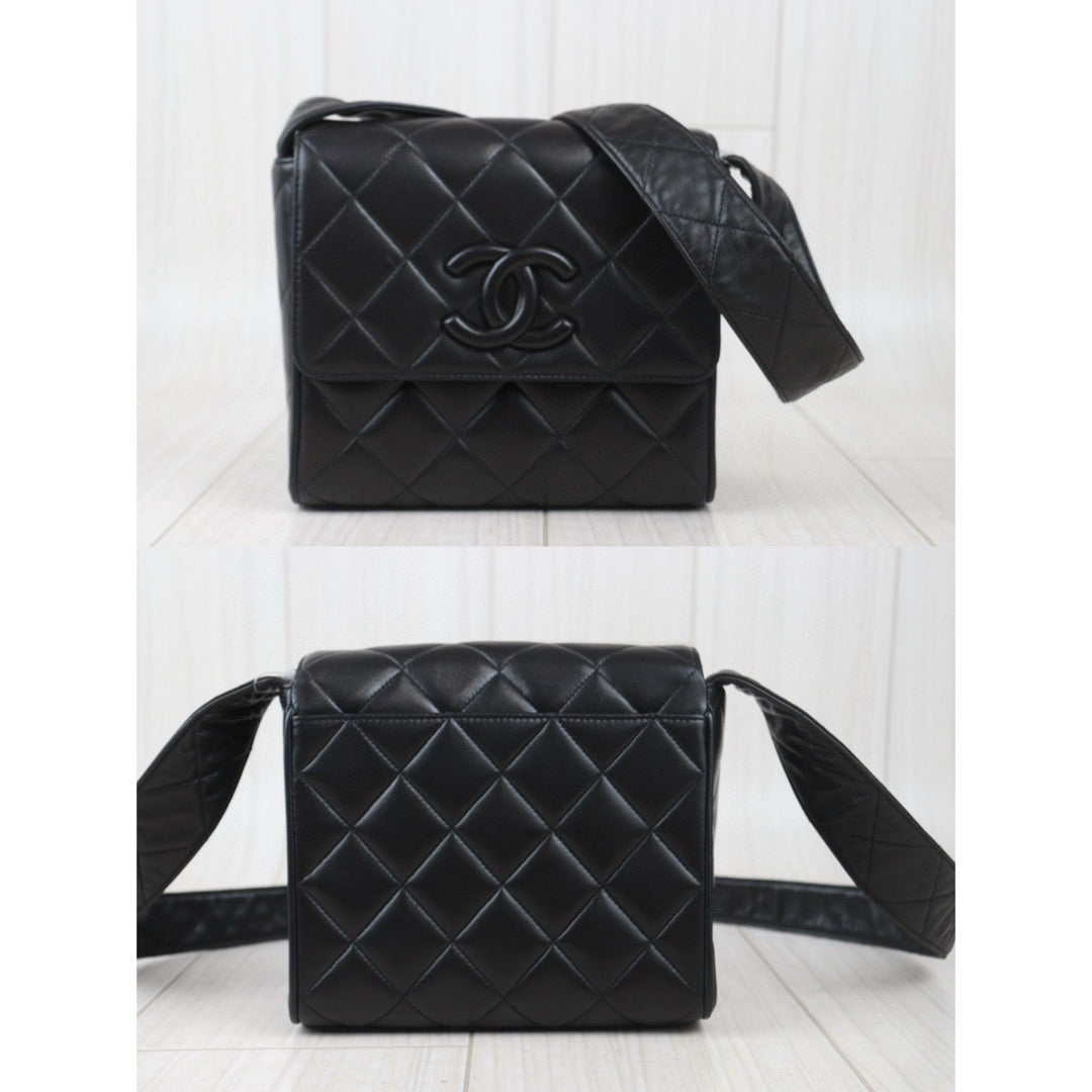 Very Good ( Rank A) ｜ CHANEL Lambskin Shoulder Bag Black Made In 1991～1994 Year ｜P24083007