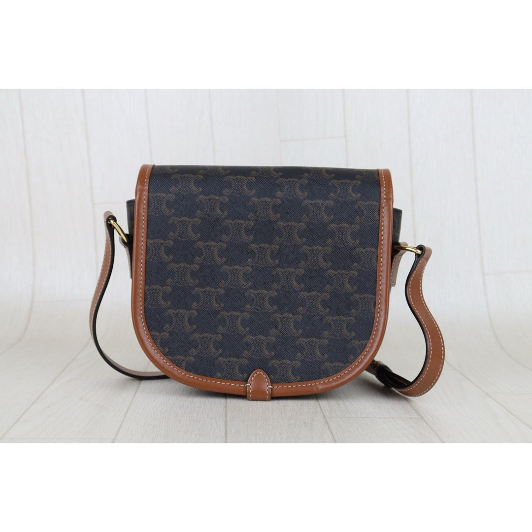 Very Good ( Rank A) ｜ CELINE Macadam Triomphe Cross Body Shoulder Bag Current Model｜S25081011