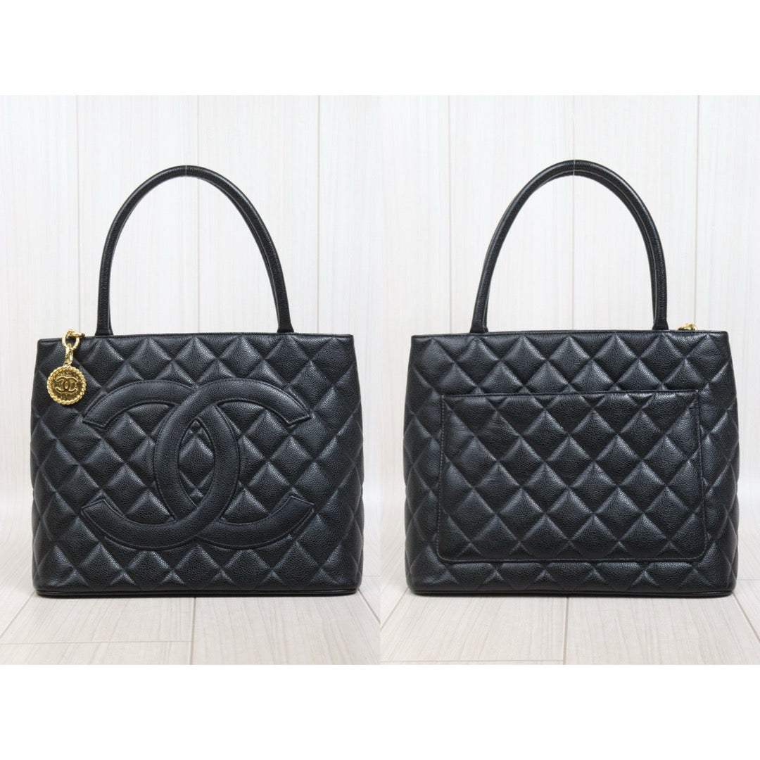 Very Good ( Rank A)｜ CHANEL Caviar Skin Calf Leather Tote Bag Black Made In 1997～1999Year｜26020607