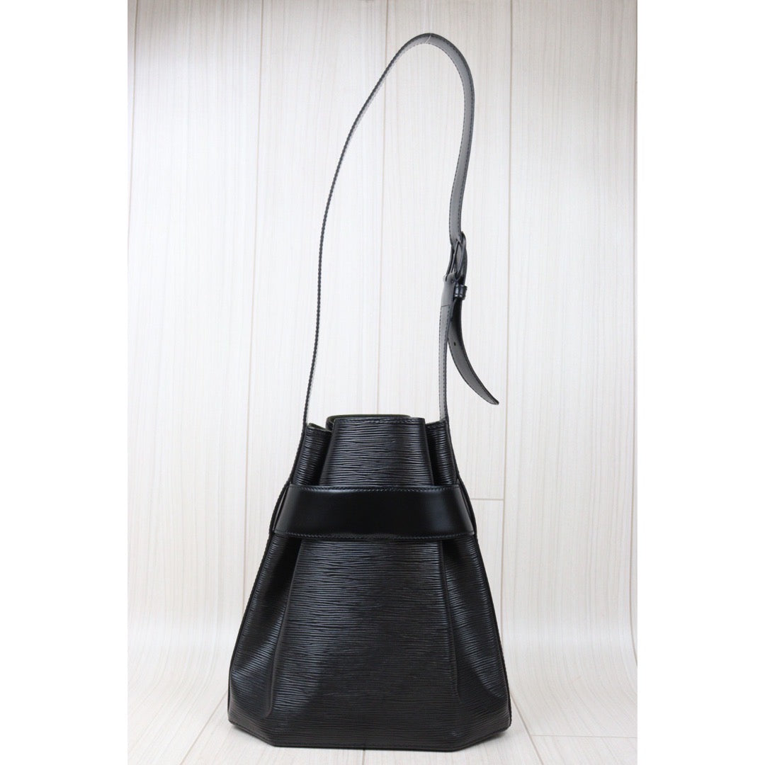 Rank A ｜ LV Epi Sack de Paul Shoulder Bag｜V24050617