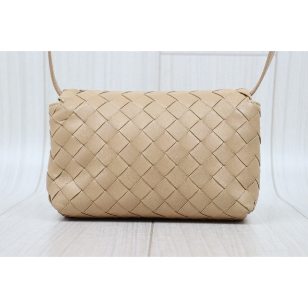 Very Good ( Rank A)｜ Bottega Veneta Lamb Skin Loop Camera Shoulder Bag Beige｜S25032608